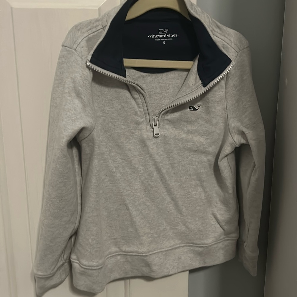 Vineyard Vines grey pullover. Size 5
